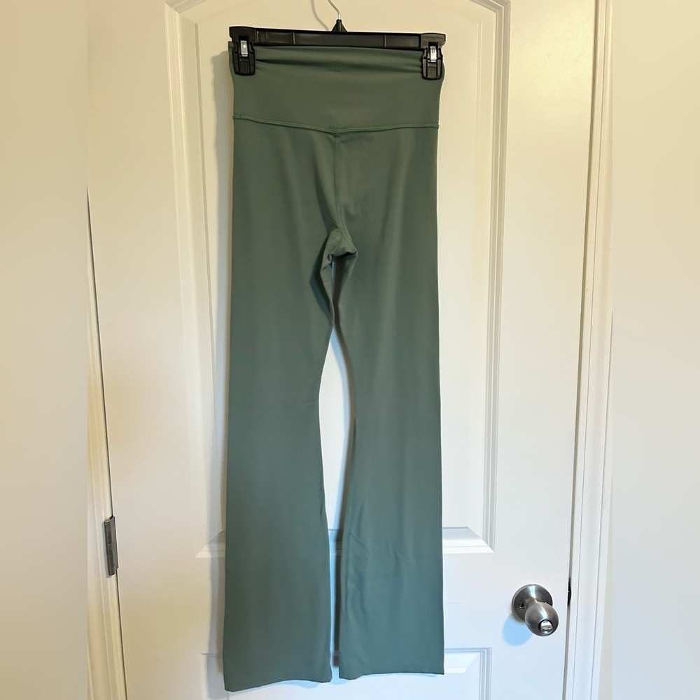 All In motion safe Green High-Waisted straight leg Yoga Pants/ legging - Picture 5 of 7